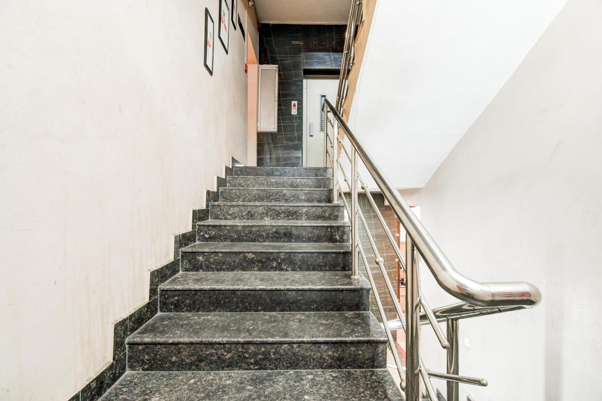 Super Hotel O Raipur City Center Formerly Hotel Edge Экстерьер фото